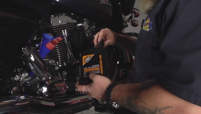 buying guide for choosing the Best Transmission Fluid For Harley 6 Speed