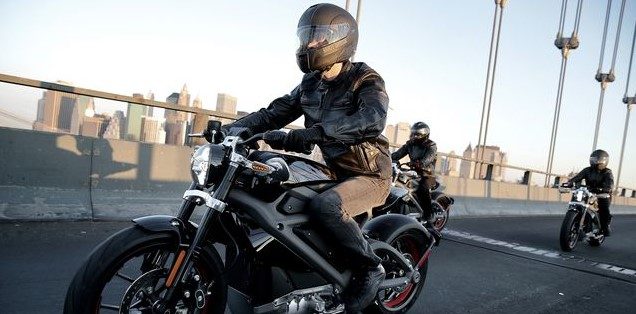 Can I Ride Alone With A Motorcycle Permit?