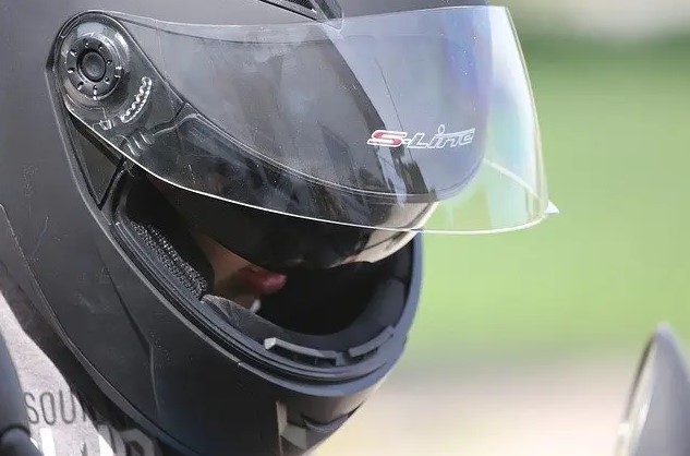 When Do You Need To Remove Motorcycle Helmet Visors